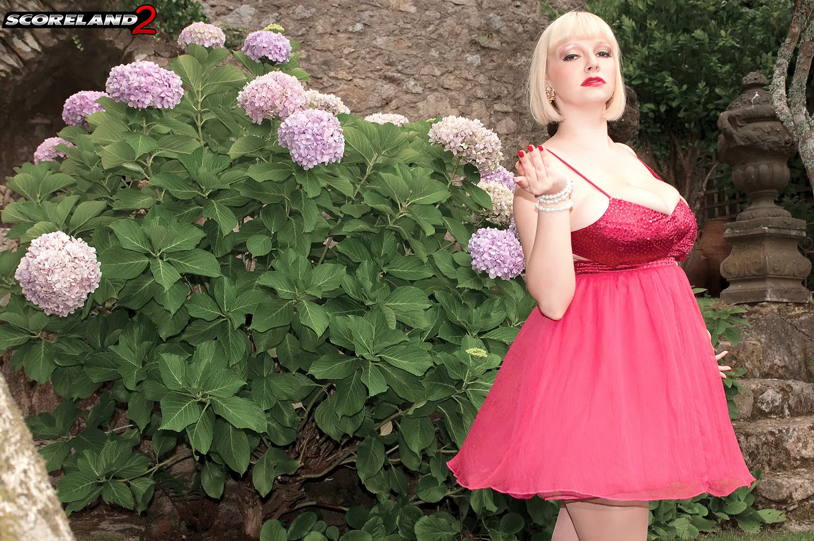 Sophie Mae - Precioso en el jardín | Picture (5)